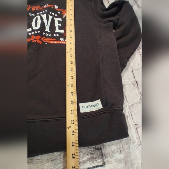 Life is Good Crewneck Black Sweatshirt " Do What You Love" " Holiday Print" M - Picture 12 of 13